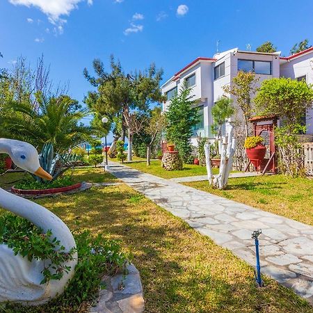 Galazia Akti Seaside Apartments Nikiti  Bagian luar foto