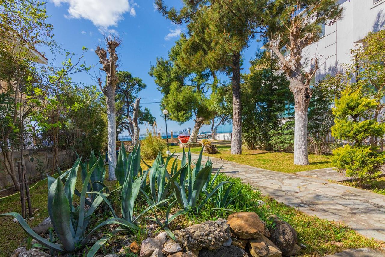 Galazia Akti Seaside Apartments Nikiti  Bagian luar foto