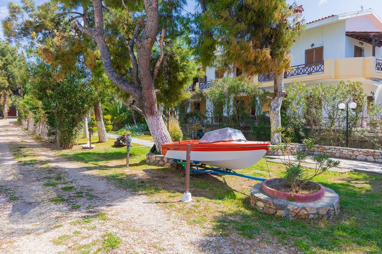 Galazia Akti Seaside Apartments Nikiti  Bagian luar foto