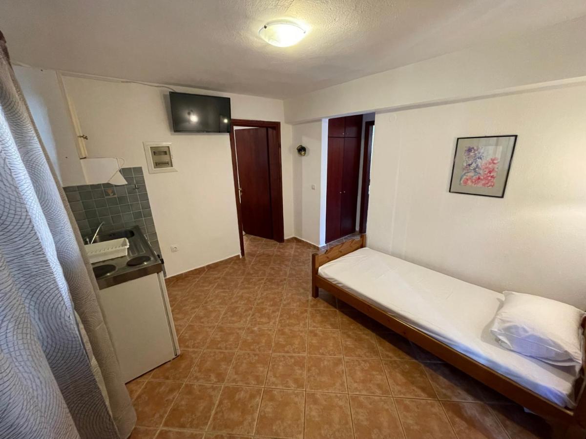 Galazia Akti Seaside Apartments Nikiti  Bagian luar foto