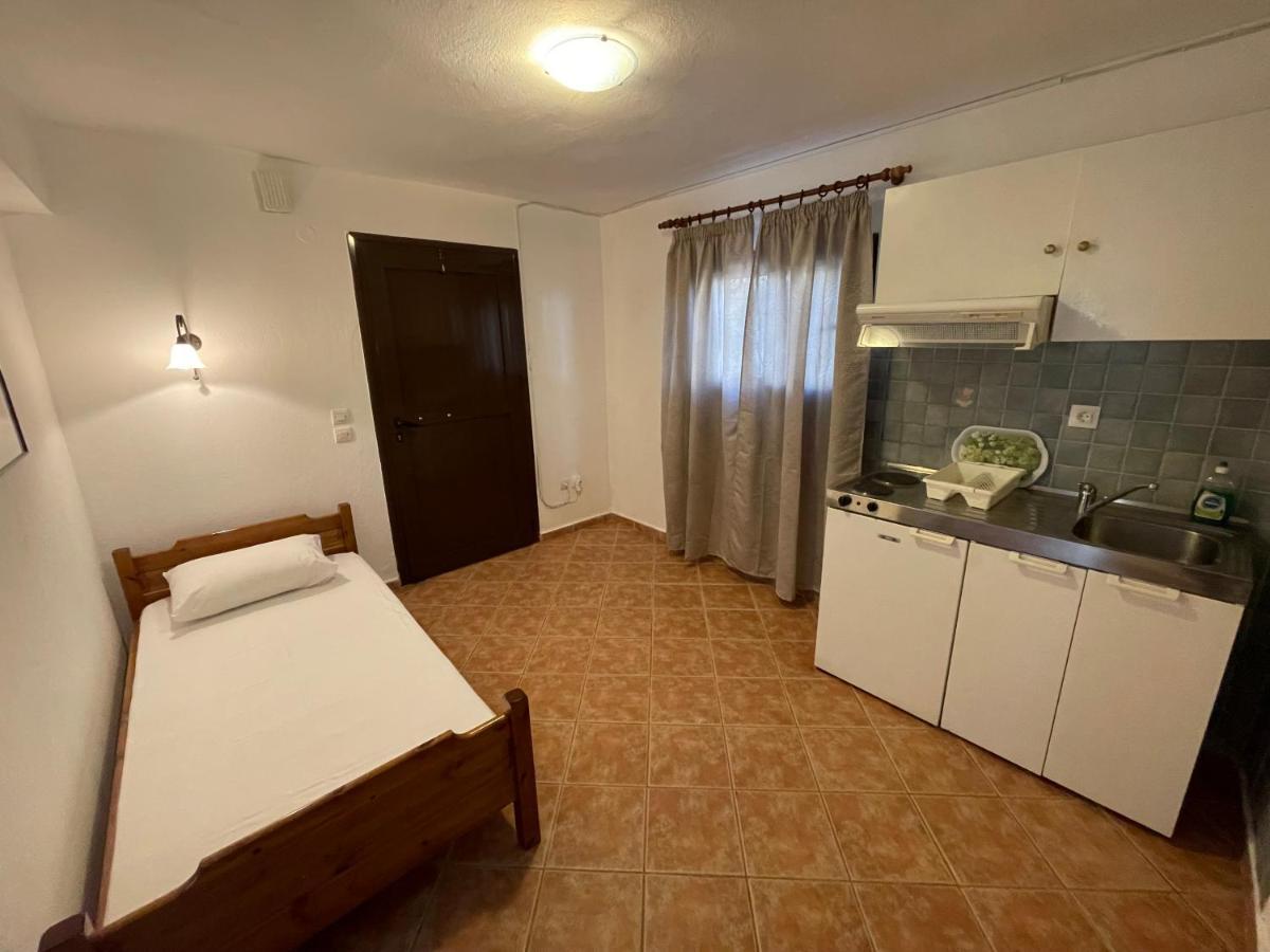 Galazia Akti Seaside Apartments Nikiti  Bagian luar foto