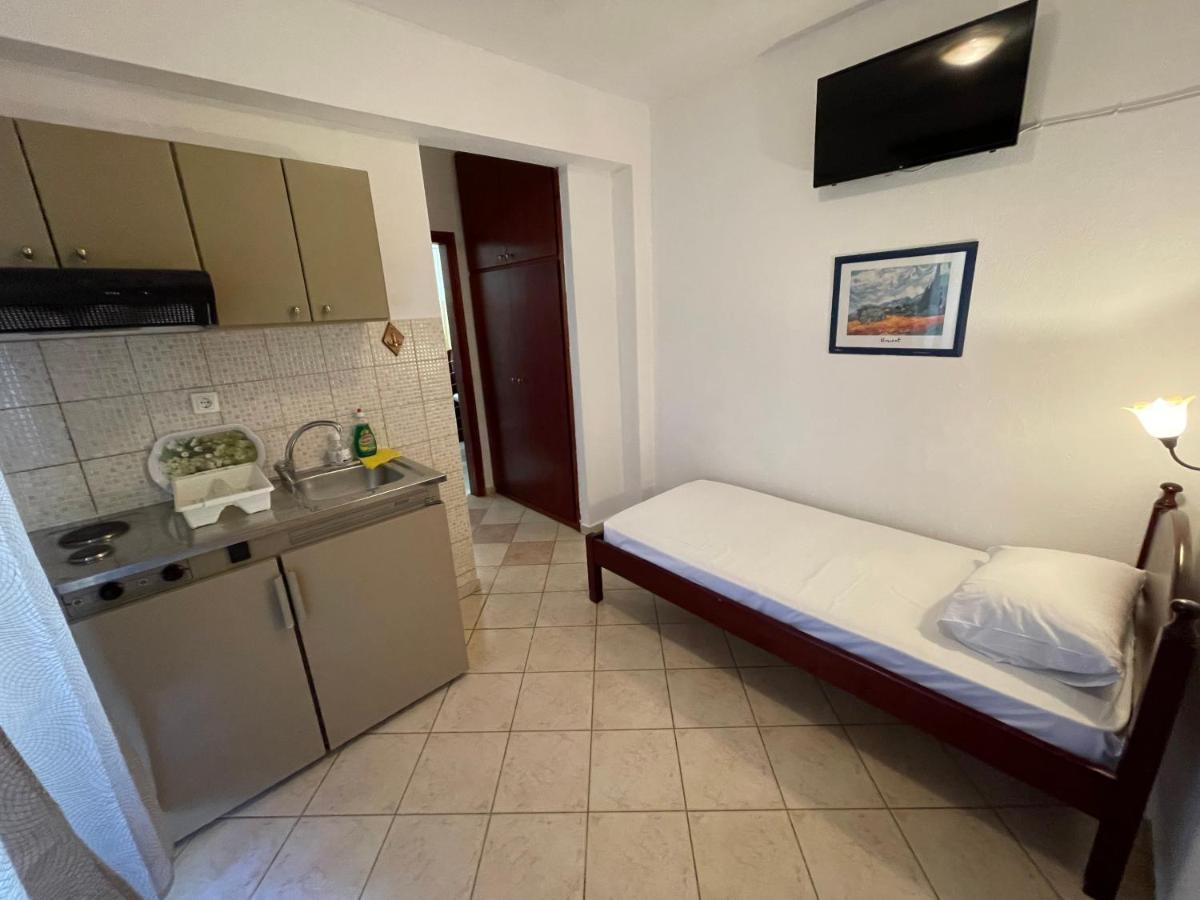 Galazia Akti Seaside Apartments Nikiti  Bagian luar foto